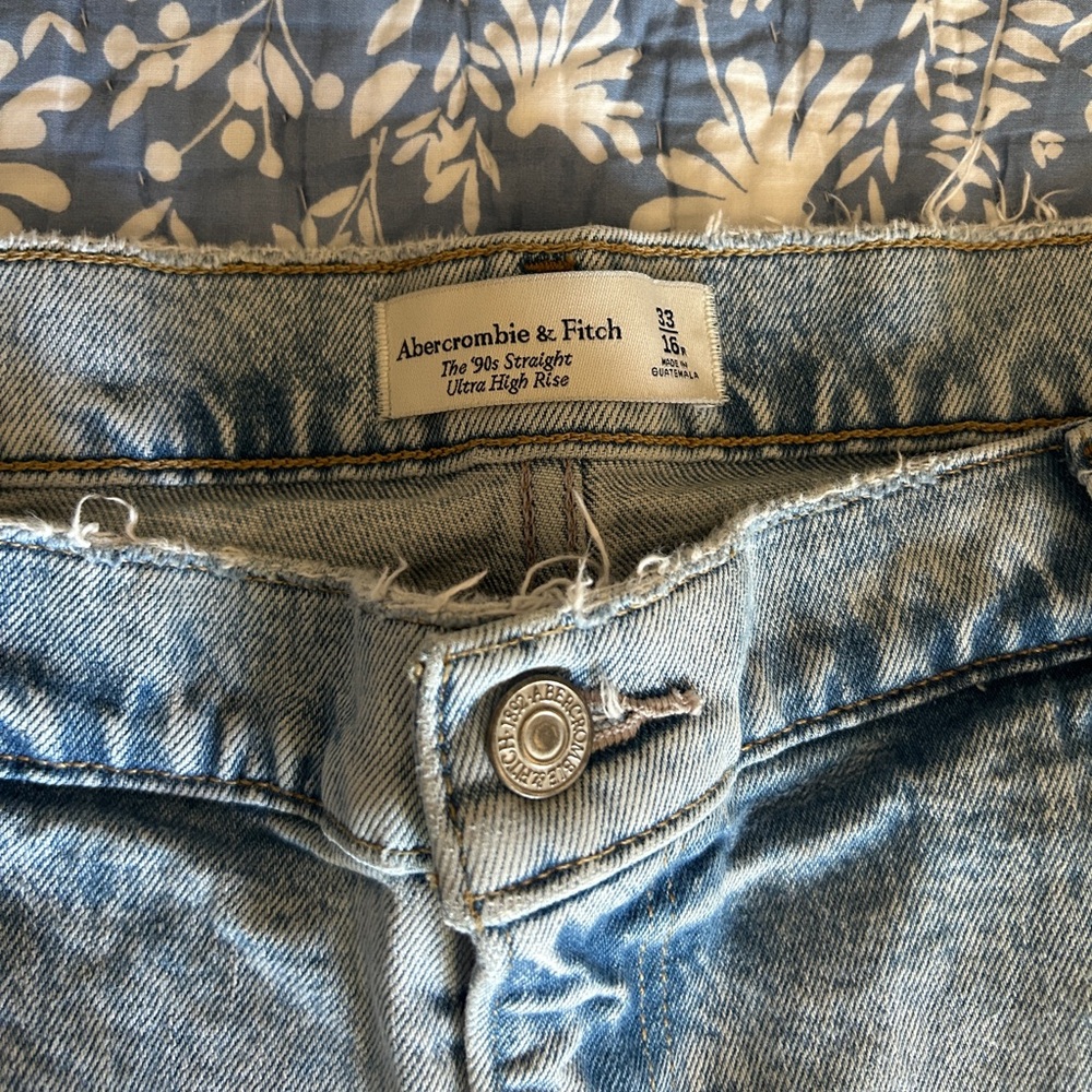 Abercrombie & Fitch 90’s Straight Ultra High Rise Jeans